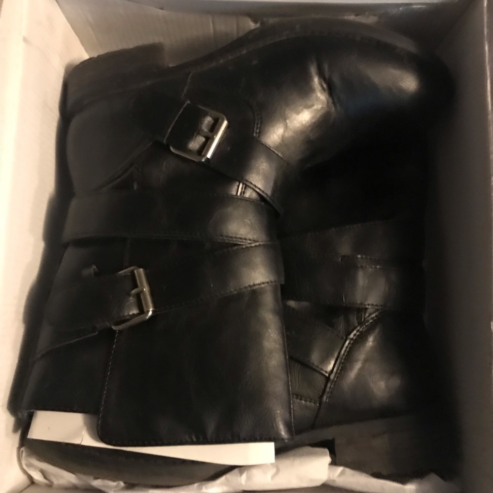 Rampage 7 1/2 leather buckle boots